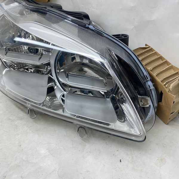 Peugeot 301 Sağ Far Valeo Orijinal Sıfır En Uygun Oto Parça