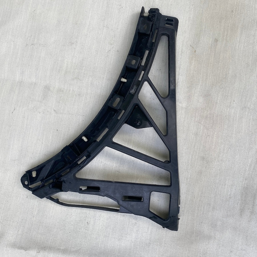Porsche Cayenne Ön Tampon Montaj Braketi - 7P5 807 177