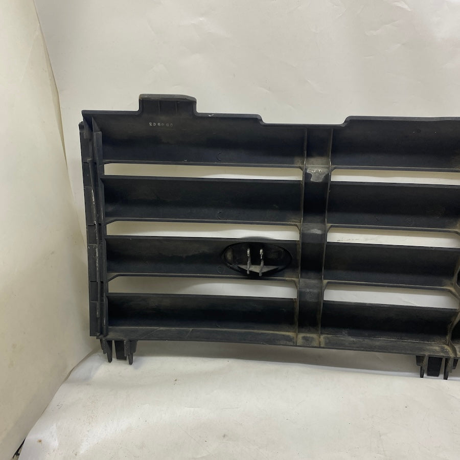 Range Rover L322 Ön Panjur 51137009910 - En Uygun Oto Parça