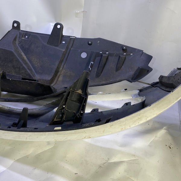 Range Rover Sport L494 Ön Tampon DK61-17F775 En Uygun Oto Parça