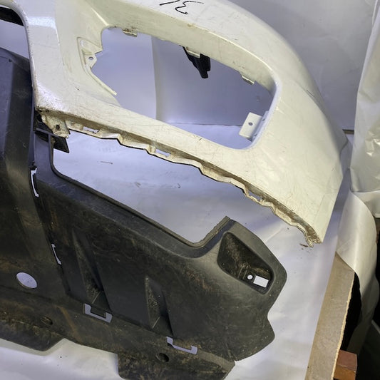 Range Rover Sport L494 Ön Tampon DK61-17F775 En Uygun Oto Parça