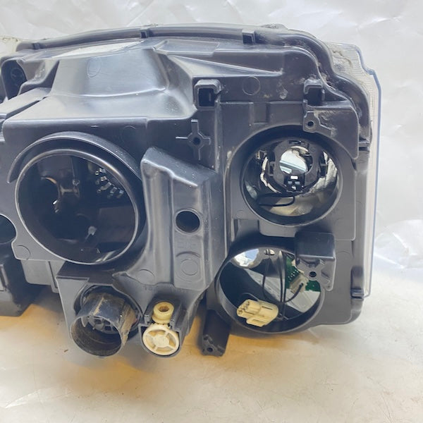 Range Rover Sport Sağ Far Orijinal Çıkma En Uygun Oto Parça