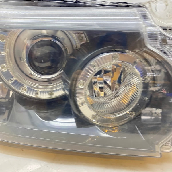 Range Rover Sport Sağ Far Orijinal Çıkma En Uygun Oto Parça