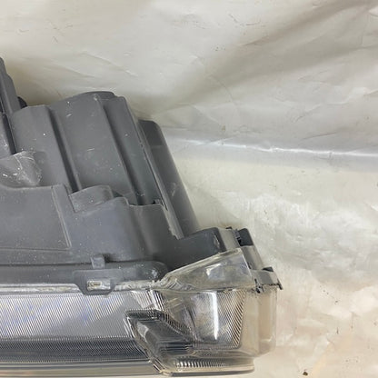 Range Rover Sport Sağ Far Orijinal Çıkma En Uygun Oto Parça