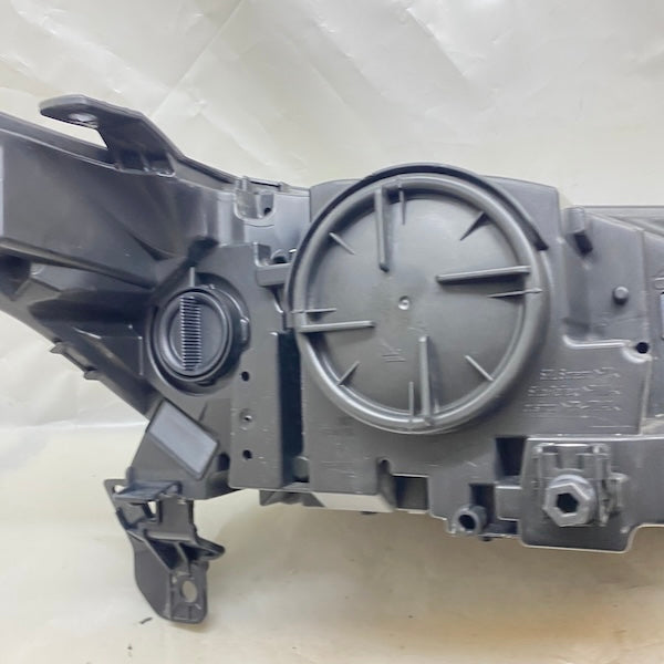 Range Rover Sport Sağ/Sol Far LR090488 En Uygun Oto Parça