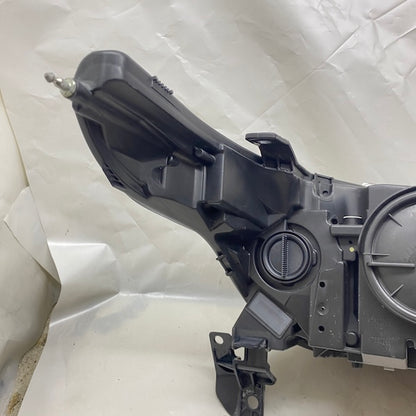 Range Rover Sport Sağ/Sol Far LR090488 En Uygun Oto Parça