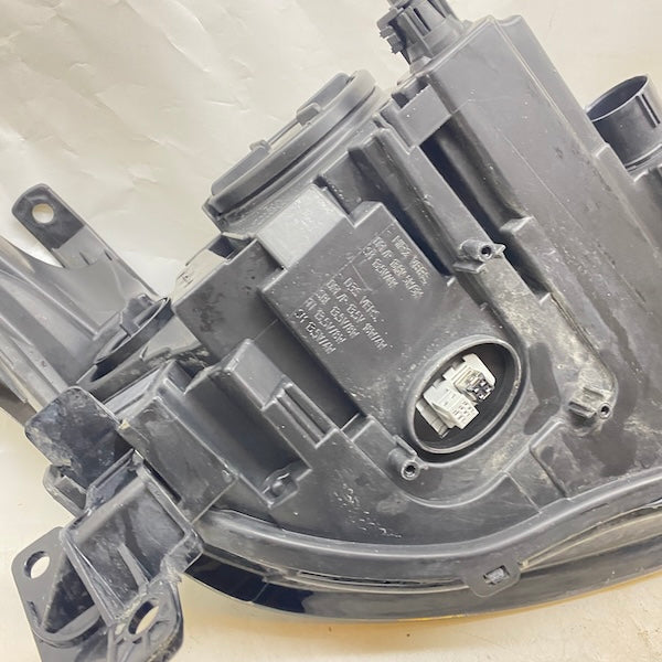 Range Rover Sport Sağ/Sol Far LR090488 En Uygun Oto Parça