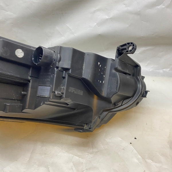 Range Rover Sport Sağ/Sol Far LR090488 En Uygun Oto Parça