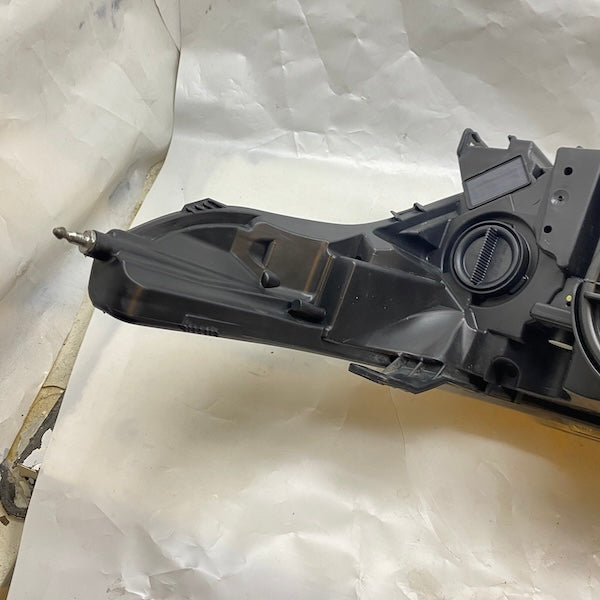 Range Rover Sport Sağ/Sol Far LR090488 En Uygun Oto Parça