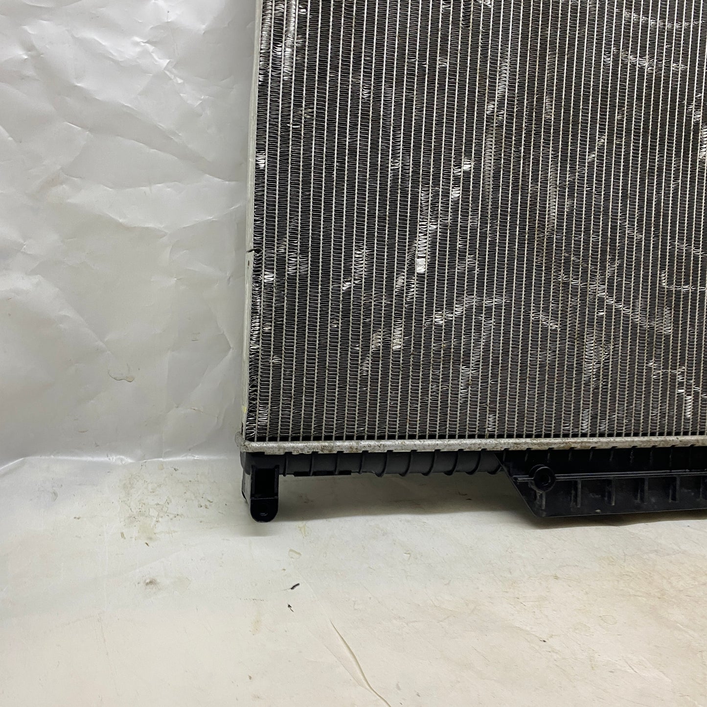 Range Rover Sport/Discovery 4 Motor Su Radyatörü AH32-8005-BA En Uygun Oto Parça