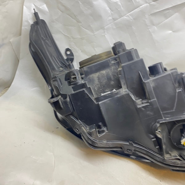 Range Rover Vogue Sağ/Sol Far Xenon CK52-13W030-ED En Uygun Oto Parça