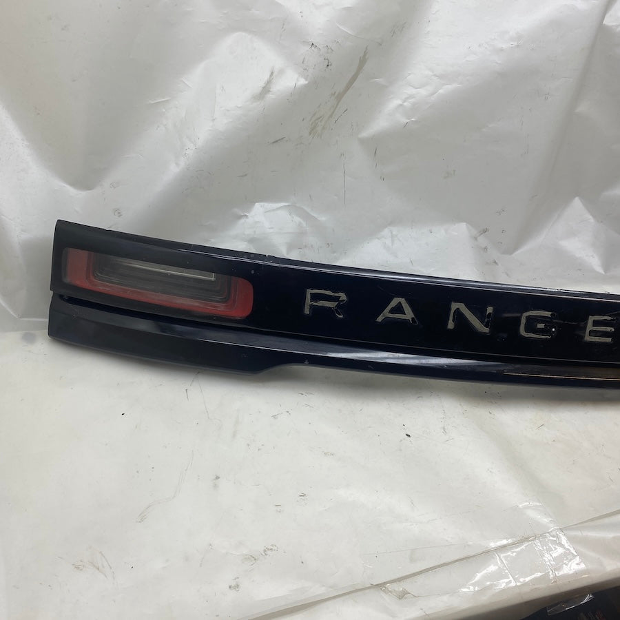 Range Rover Velar L560 Bagaj Stopu  38A2-13192-A6