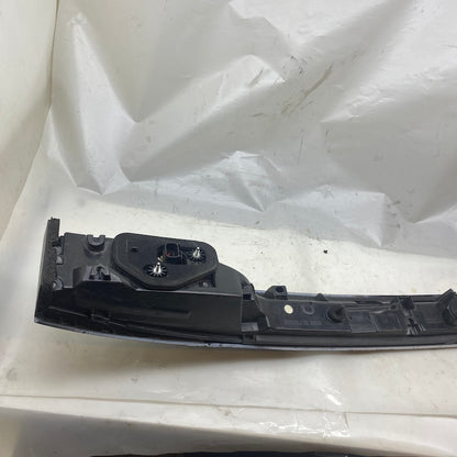 Range Rover Velar L560 Bagaj Stopu  38A2-13192-A6