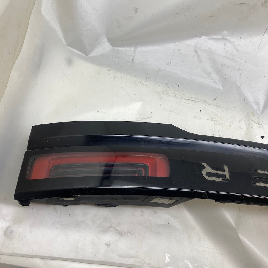 Range Rover Velar L560 Bagaj Stopu  38A2-13192-A6