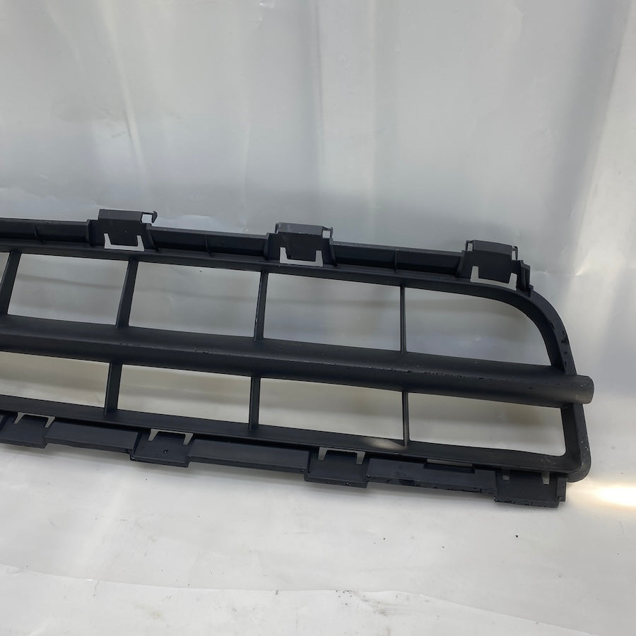 Renault Clio 2 Symbol Ön Tampon Orta Izgara 8200445992 - En Uygun Oto Parça