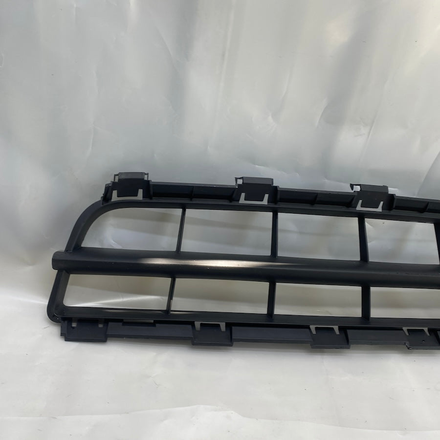 Renault Clio 2 Symbol Ön Tampon Orta Izgara 8200445992 - En Uygun Oto Parça