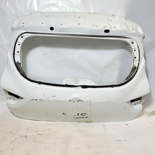Renault Clio 4 Bagaj Kapağı 13-19 En Uygun Oto Parça