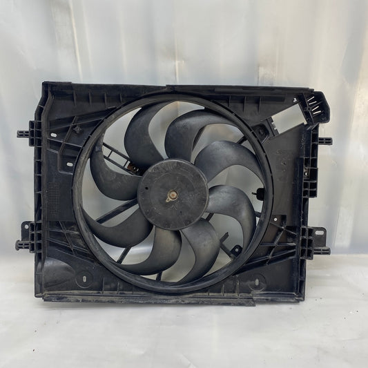 Renault Clio 4 Radyatör Fanı 8240636