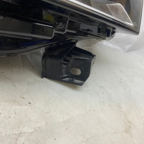 Renault Clio 5,5 Faz2 Sağ Far Ledli 260103507R En Uygun Oto Parça