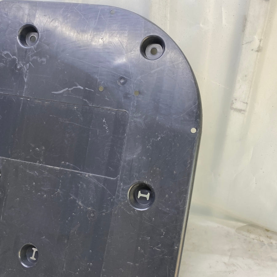 Orijinal sıfır Renault Clio 5 motor muhafazası – dayanıklı ve uyumlu.