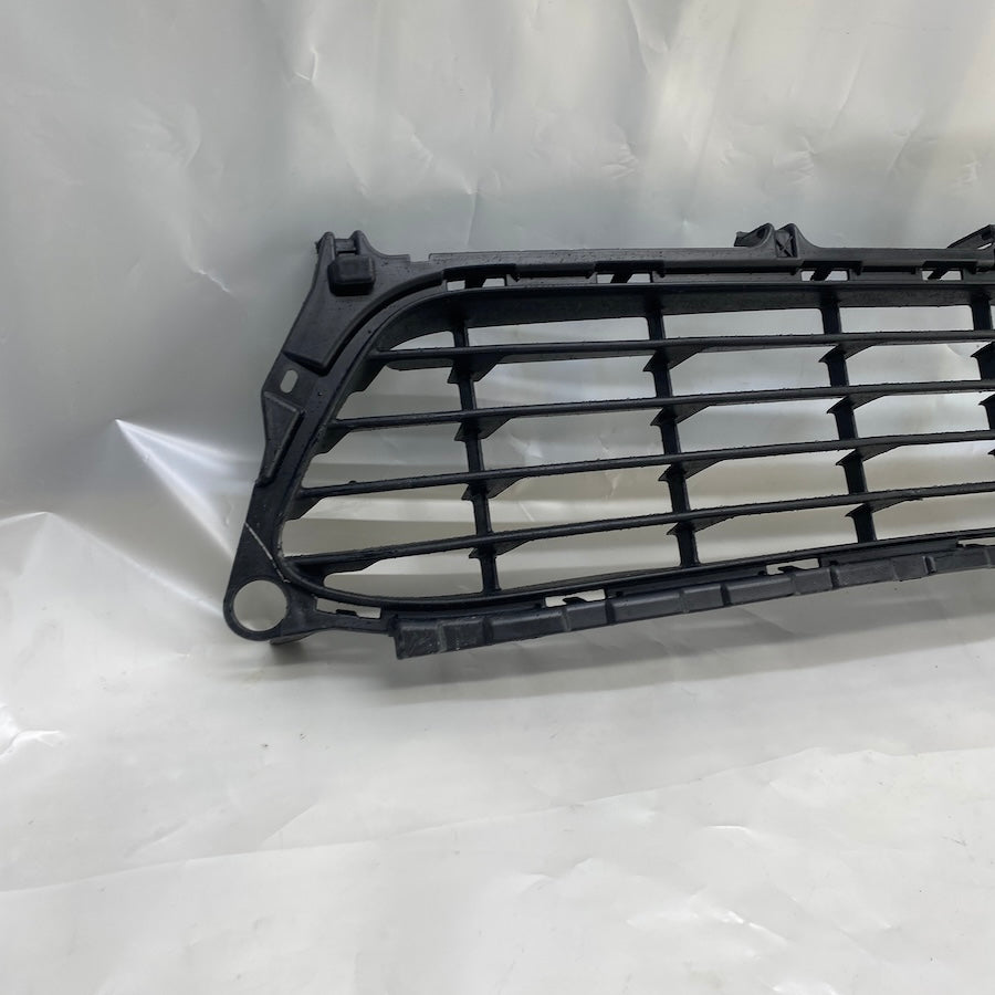 Renault Fluence Ön Tampon Orta Izgara 622541859R - En Uygun Oto Parça