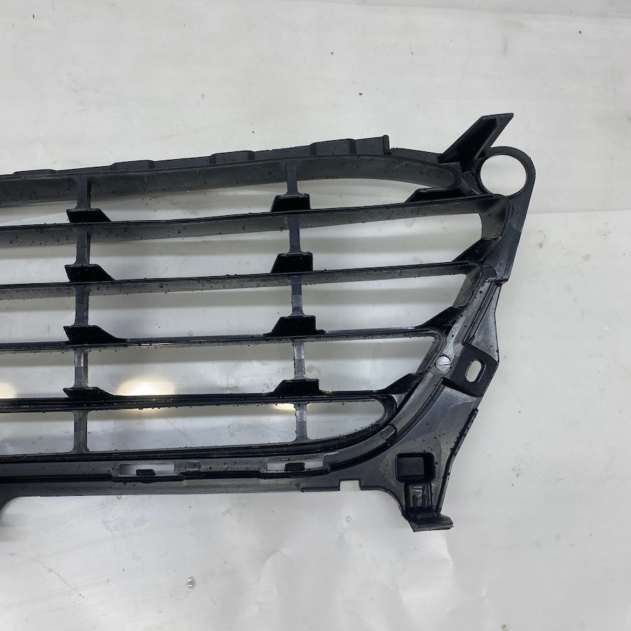 Renault Fluence Ön Tampon Orta Izgara 622541859R - En Uygun Oto Parça
