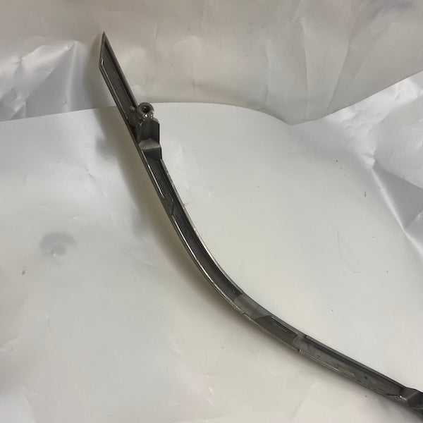 Renault Megane 4 Ön Panjur Çıtası 623851211 2016-2021