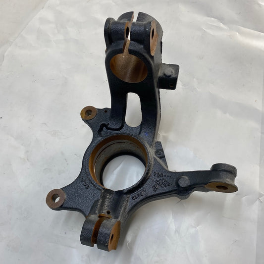 Renault Megane 4 Sağ Ön Aks Taşıyıcı 400146171R