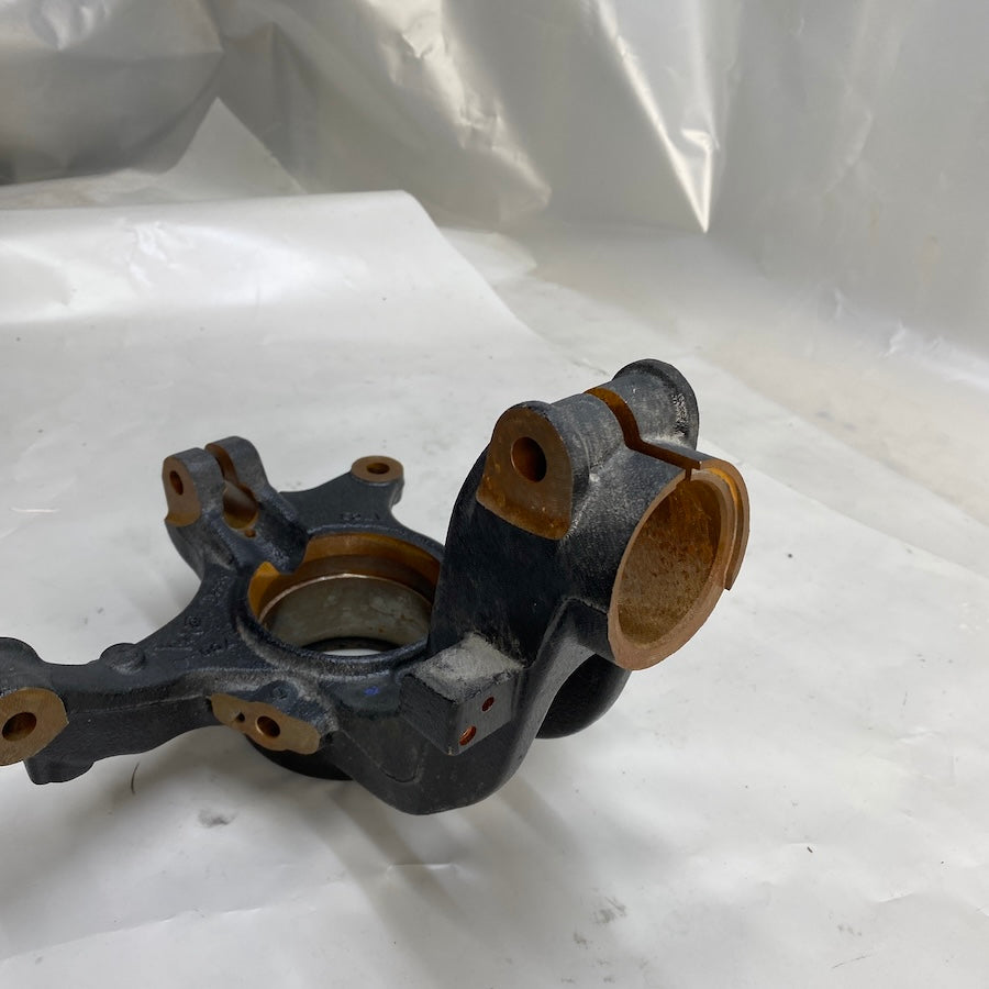 Renault Megane 4 Sağ Ön Aks Taşıyıcı 400146171R