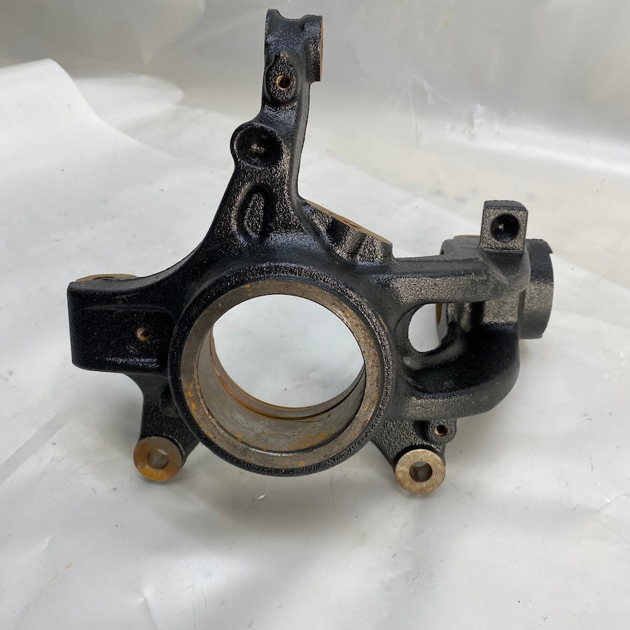 Renault Megane 4 Sağ Ön Aks Taşıyıcı 400146171R