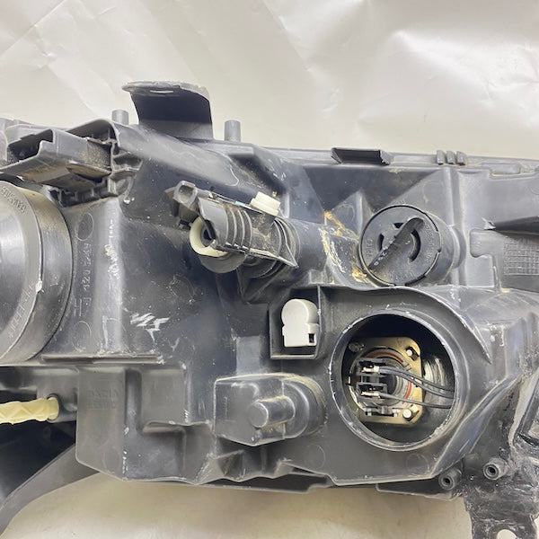 Renault Symbol Sol Far LED 17-20 260606236R Orijinal Çıkma En Uygun Oto Parça