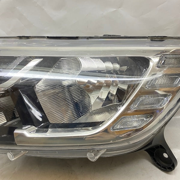 Renault Symbol Sol Far LED 17-20 260606236R Orijinal Çıkma En Uygun Oto Parça
