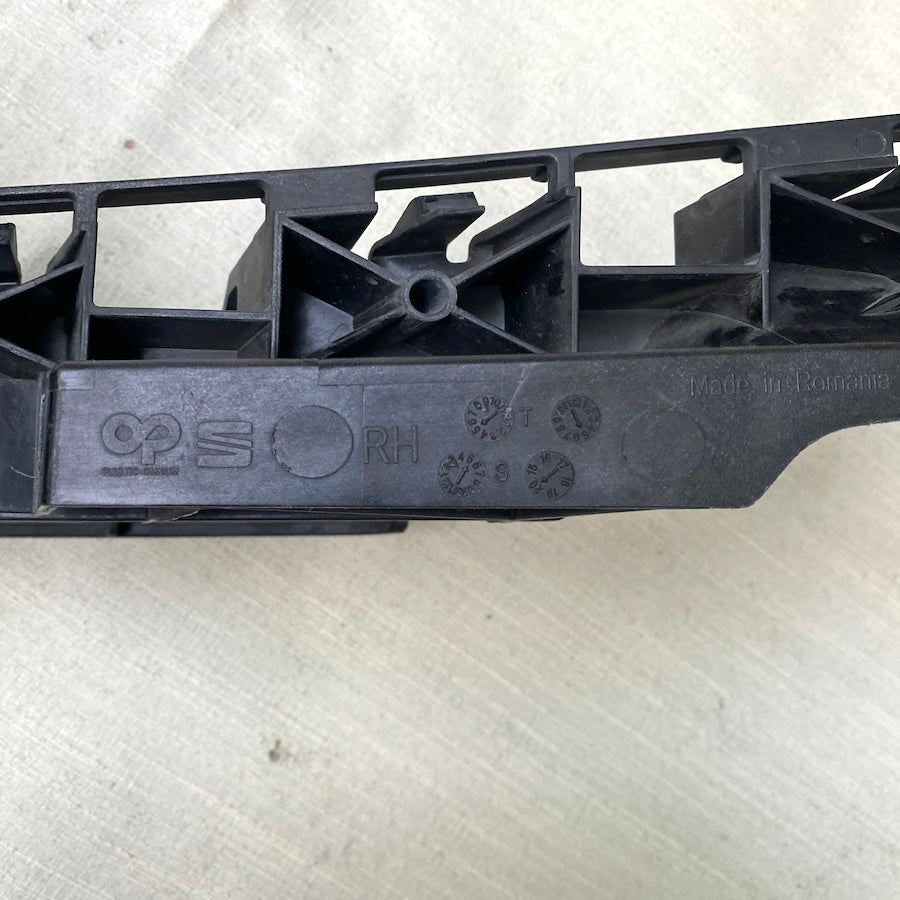 SEAT ATECA SAĞ FAR ALT BRAKETİ 575807890