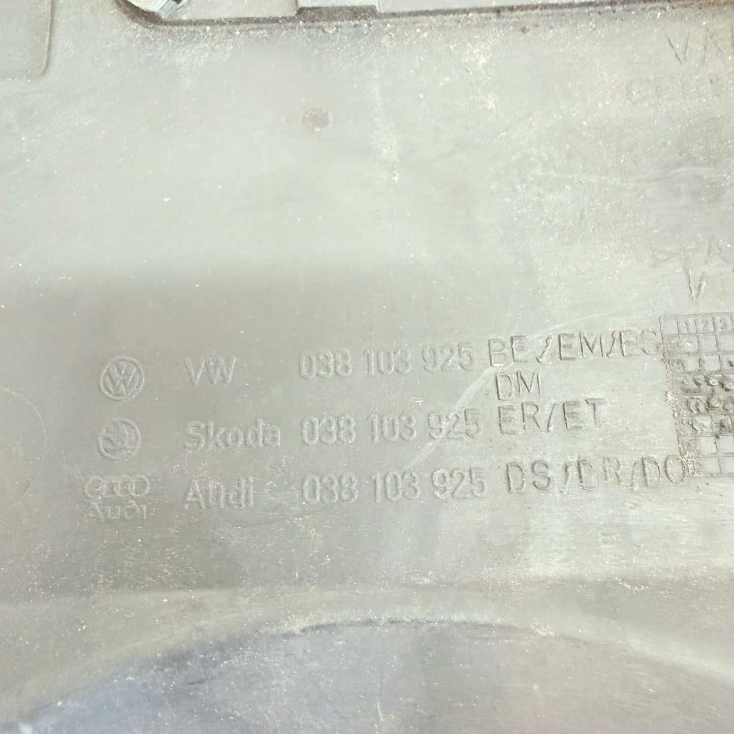 Skoda Superb Motor Üst Koruma Kapağı 038103925
