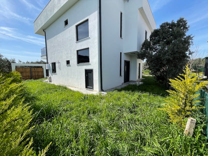 Şarköy Cumhuriyet Mah. tripleks villa önü