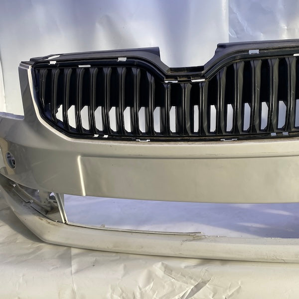 Skoda Octavia Ön Tampon 5E0807221 18-21 En Uygun Oto Parça