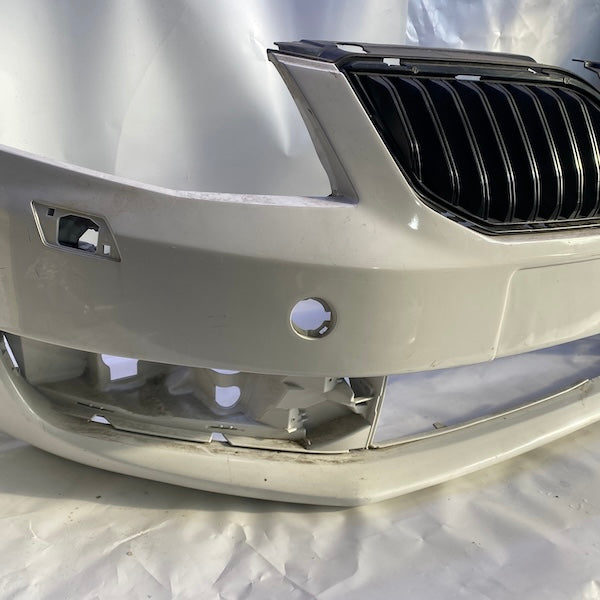 Skoda Octavia Ön Tampon 5E0807221 18-21 En Uygun Oto Parça