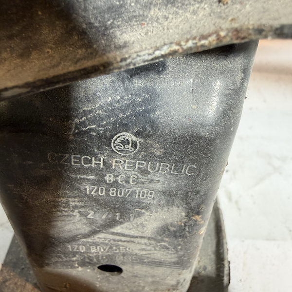 Skoda Octavia Ön Tampon Demiri 1Z0807109 Orijinal Çıkma En Uygun Oto Parça