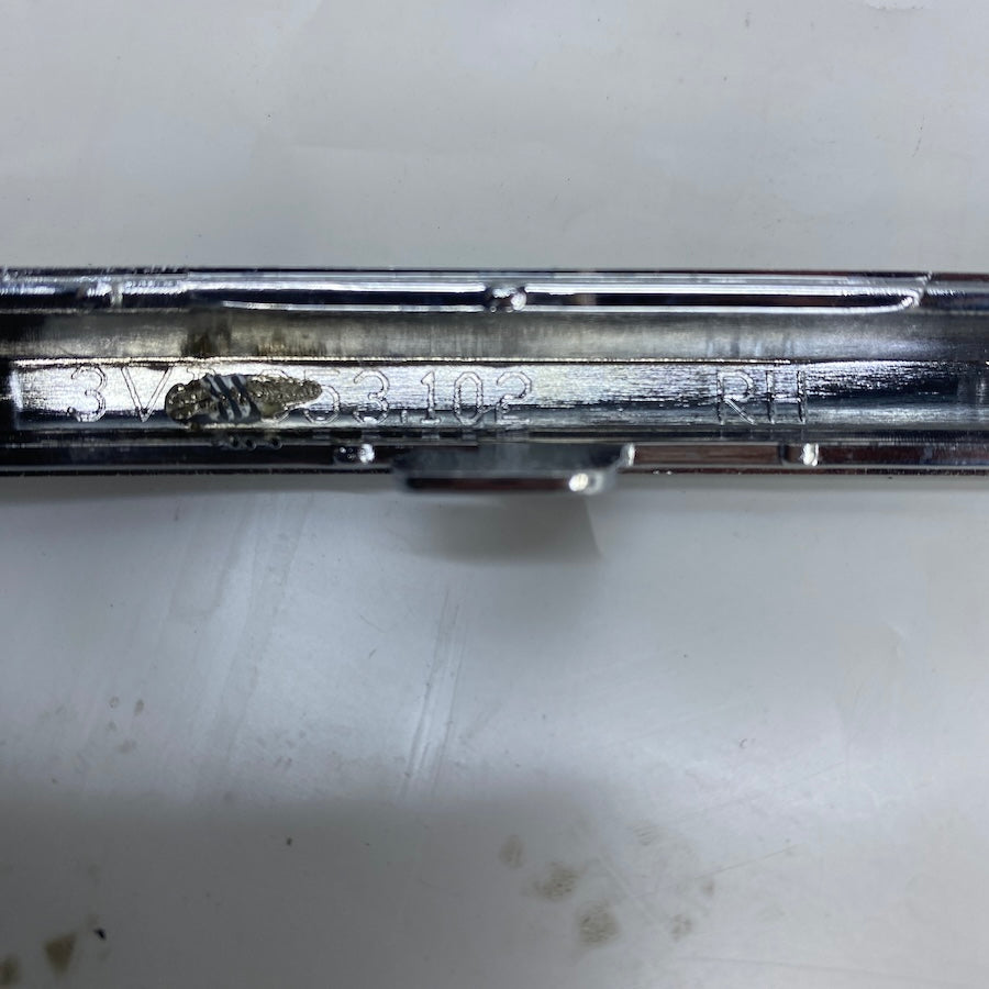 Skoda Super B Ön Tampon Sağ Nikelaj 3VO853102 - En Uygun Oto Parça