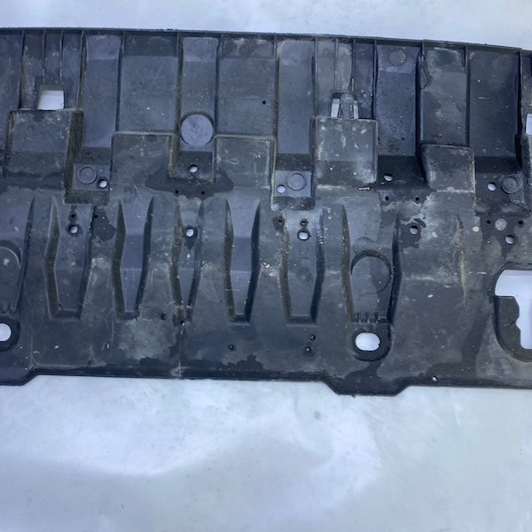 Skoda Superb Ön Tampon Alt Muhafaza 3V0807611A