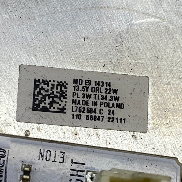 Skoda Superb Sağ Far Köşe Ledi/Beyni 3P0941479B En Uygun Oto Parça