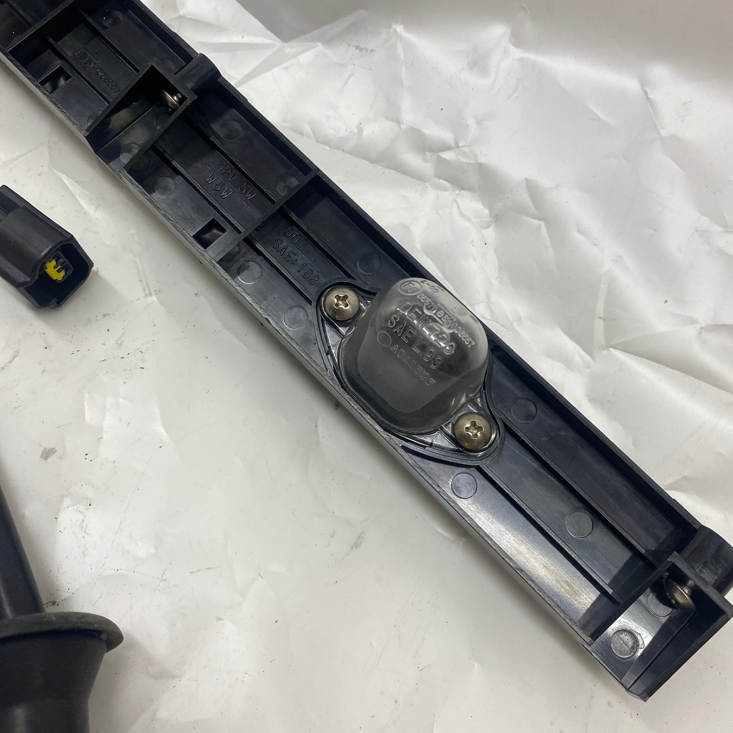 Subaru Forester Arka Plaka Lambası 84301FC041 Orijinal