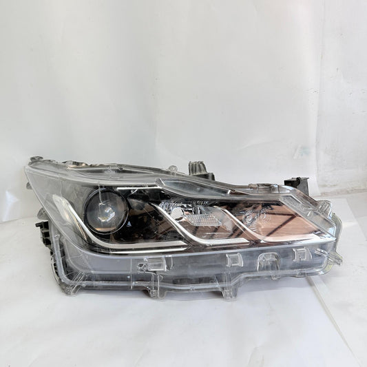 Toyota Corolla Sağ Far 8113002T31 2019-2023 En Uygun Oto Parça