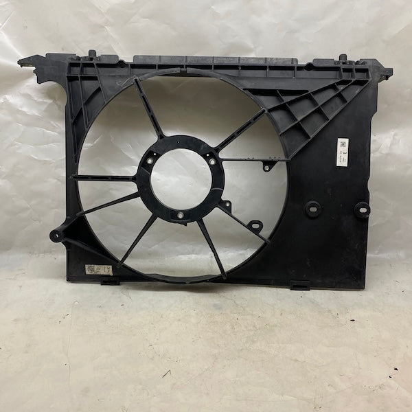 Toyota Auris 1.8 E18 Radyatör Fan MF422750-7640 Orijinal Çıkma En Uygun Oto Parça
