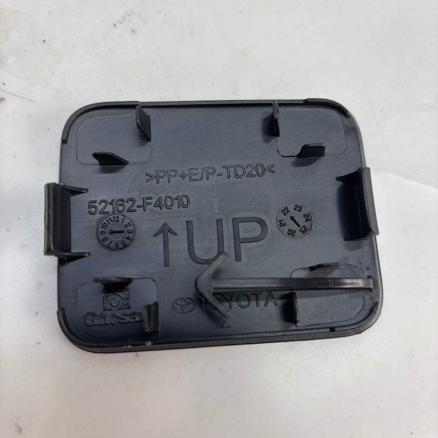 Toyota CHR Arka Tampon Çeki Demir Kapağı 52162-F4010