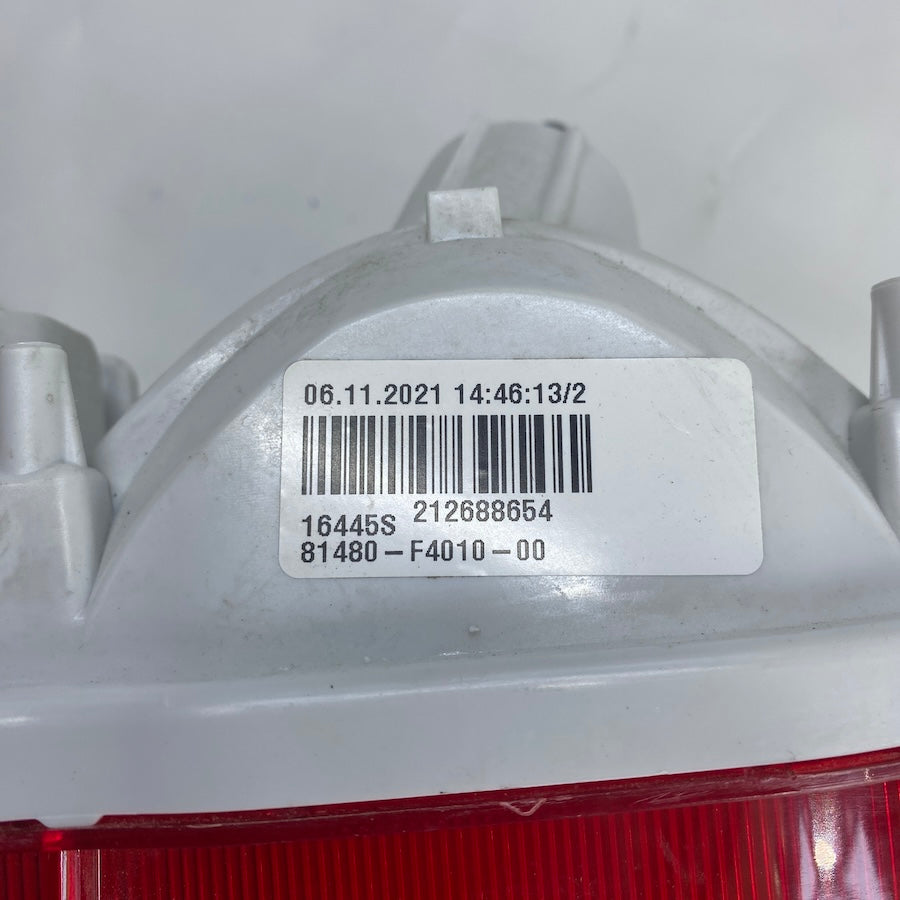 Toyota CHR Arka Tampon Orta Reflektör 81380-F4010-00 - En Uygun Oto Parça
