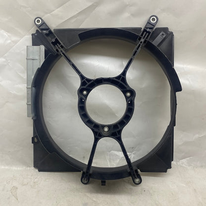 Toyota Corolla Radyatör Fan Davlumbazı E101 16711-15281 En Uygun Oto Parça