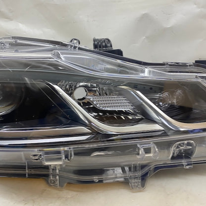 Toyota Corolla Sağ Far 8111002T3100 Sıfır En Uygun Oto Parça