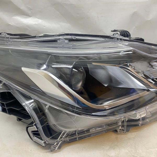 Toyota Corolla Sağ Far 8111002T3100 Sıfır En Uygun Oto Parça