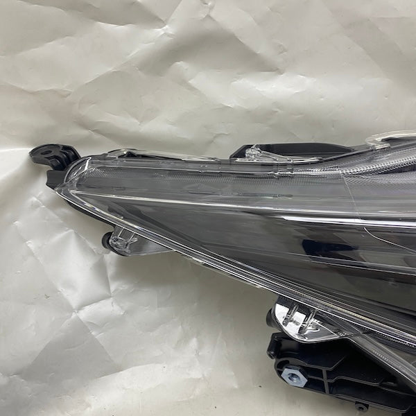 Toyota Corolla Sağ Far 8111002T3100 Sıfır En Uygun Oto Parça